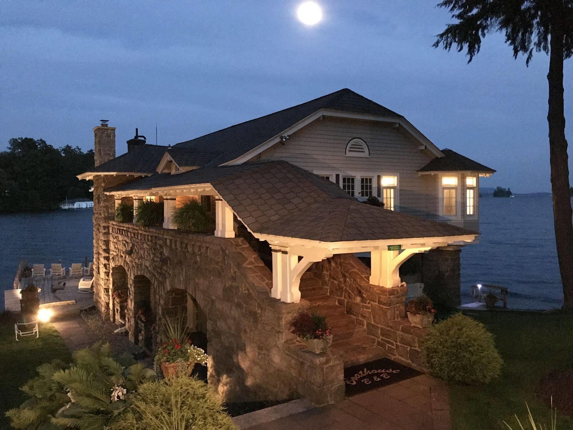 Lake George Boathouse Waterfront Lodging 博尔顿兰丁 外观 照片