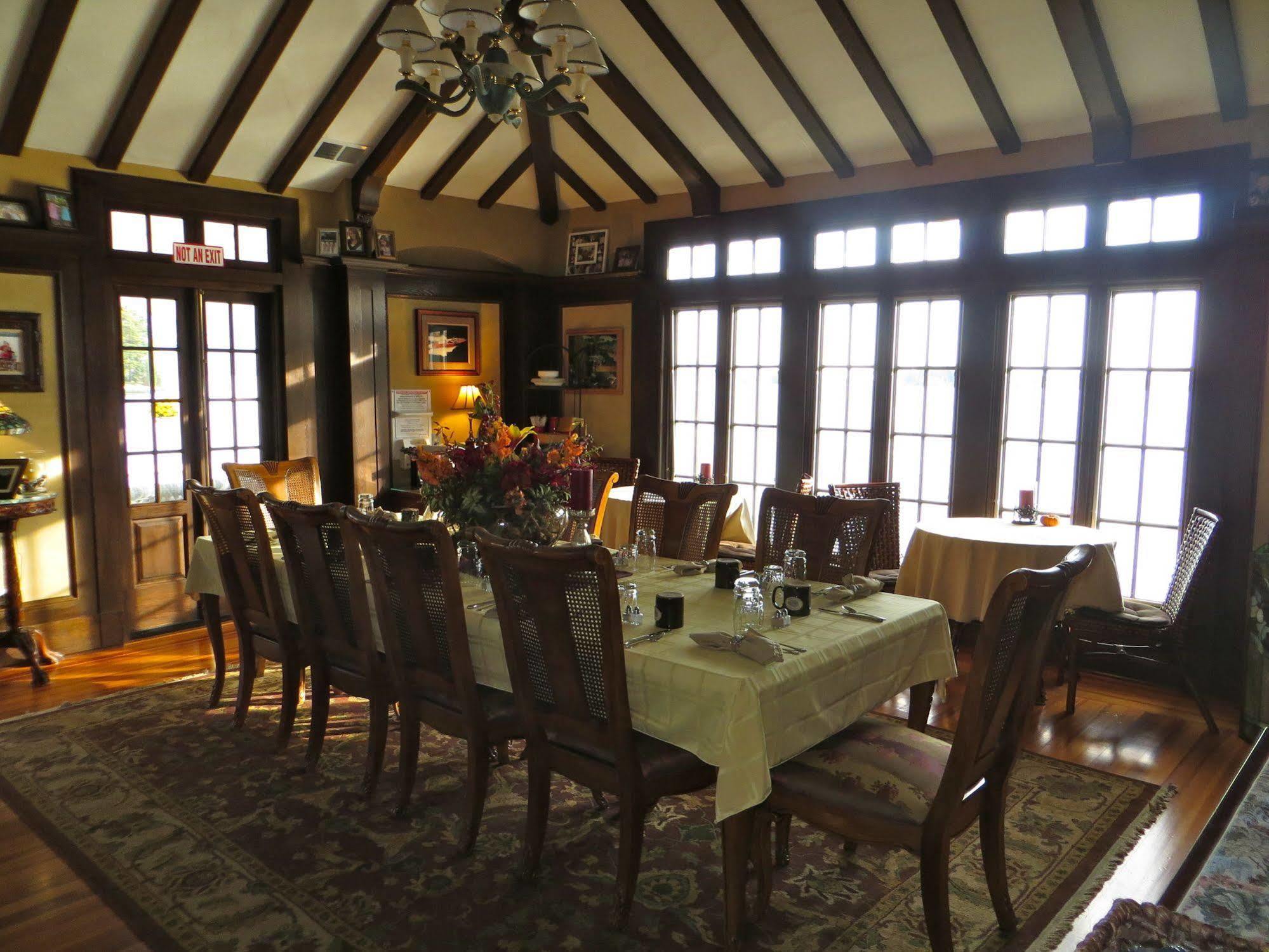 Lake George Boathouse Waterfront Lodging 博尔顿兰丁 外观 照片