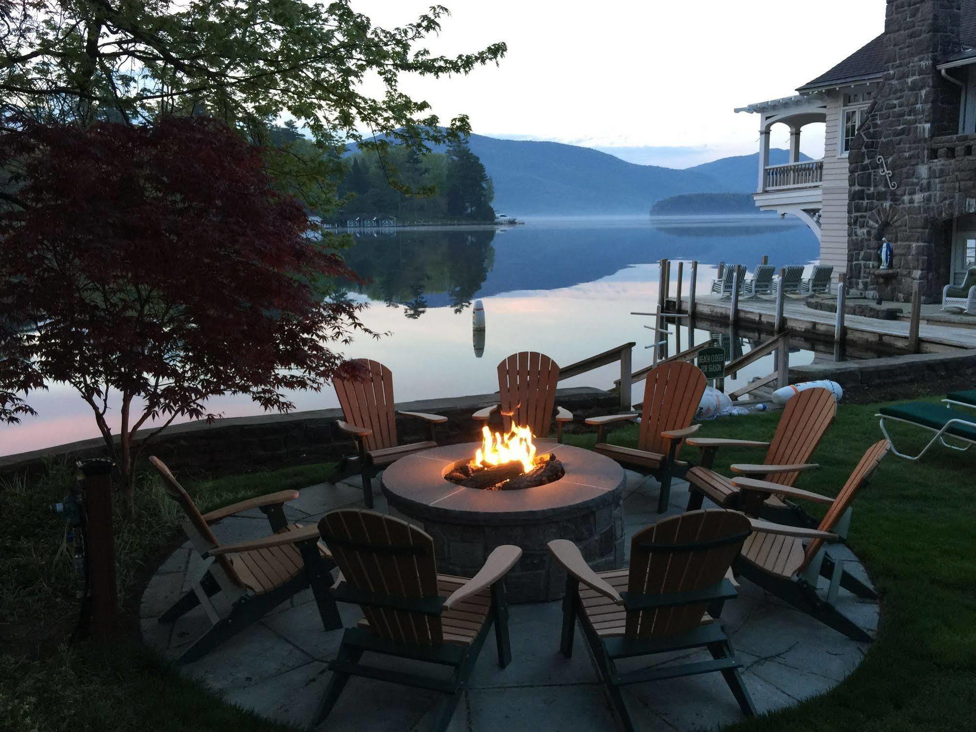 Lake George Boathouse Waterfront Lodging 博尔顿兰丁 外观 照片