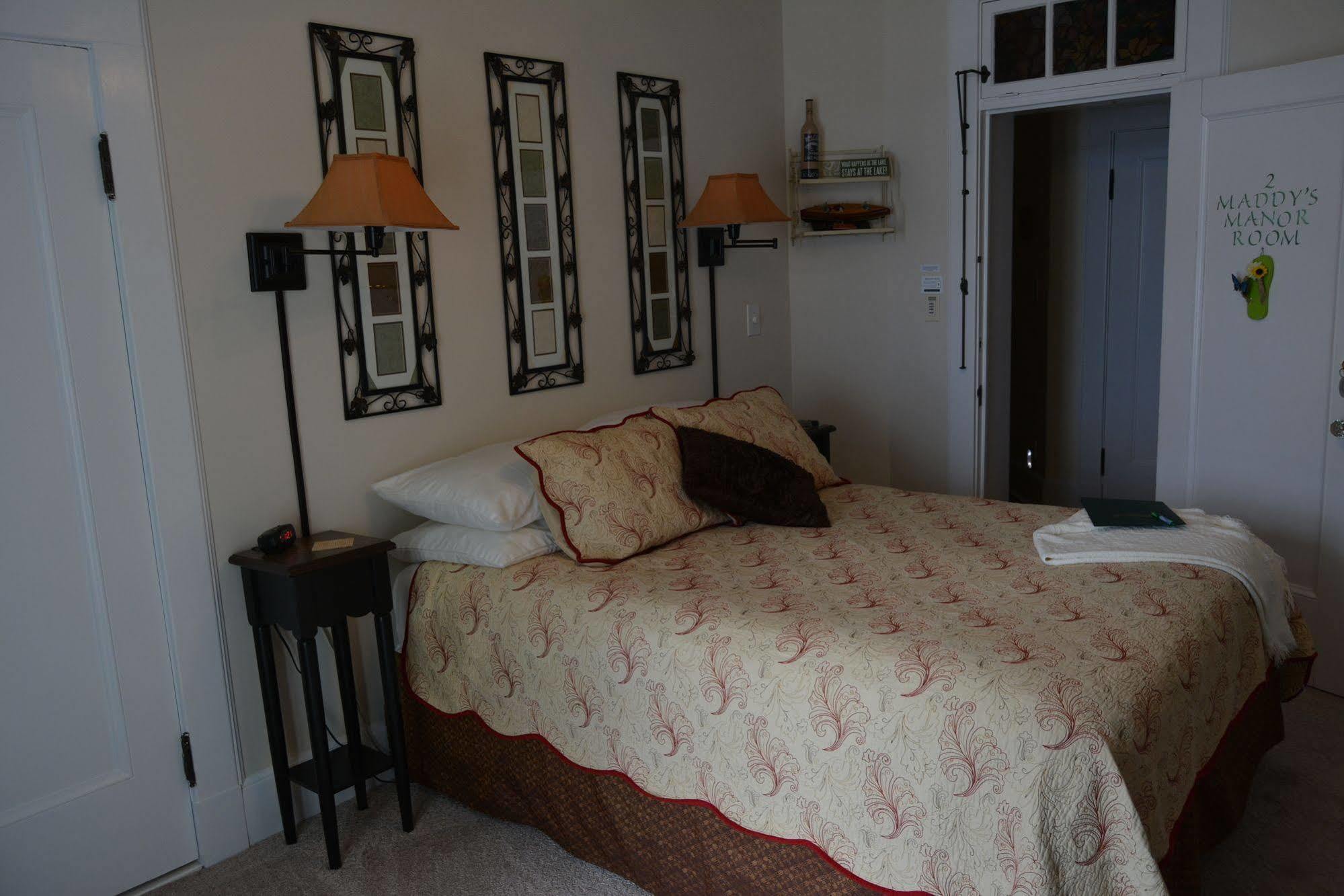 Lake George Boathouse Waterfront Lodging 博尔顿兰丁 外观 照片