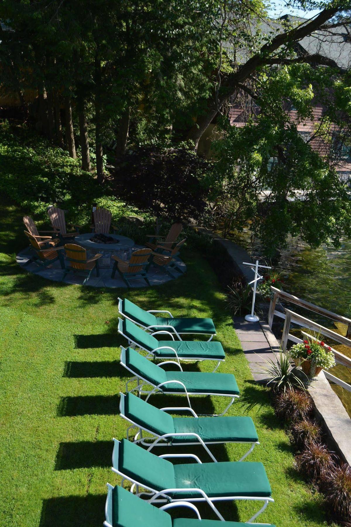 Lake George Boathouse Waterfront Lodging 博尔顿兰丁 外观 照片