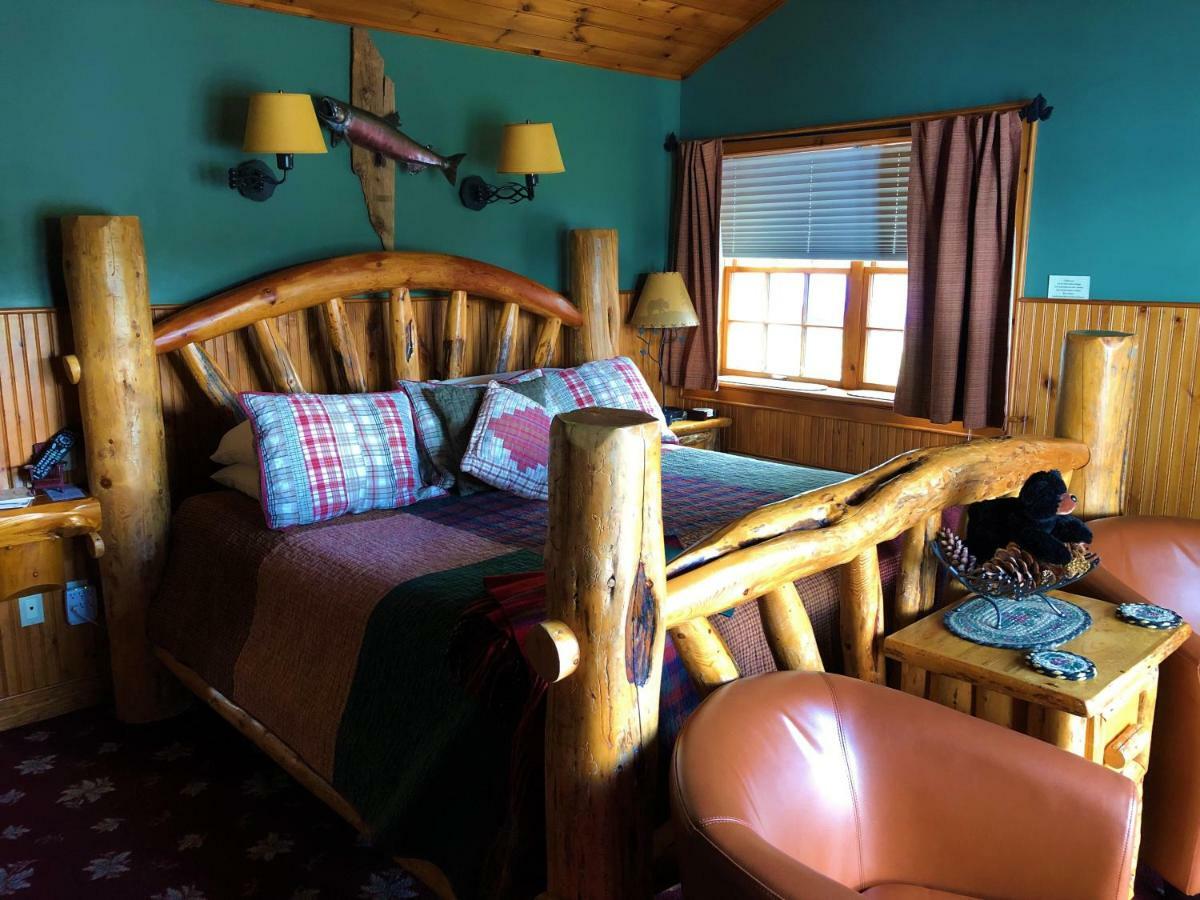 Lake George Boathouse Waterfront Lodging 博尔顿兰丁 外观 照片